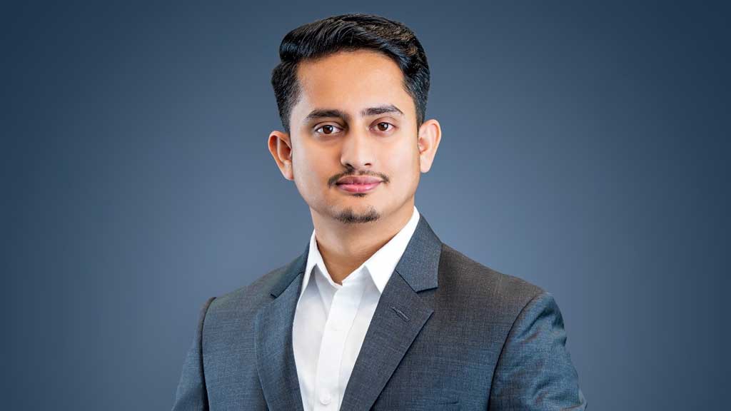 সব উপদেষ্টার চেয়েও জুলাই আহতদের বেশি দেখতে গেছেন সেনাপ্রধান